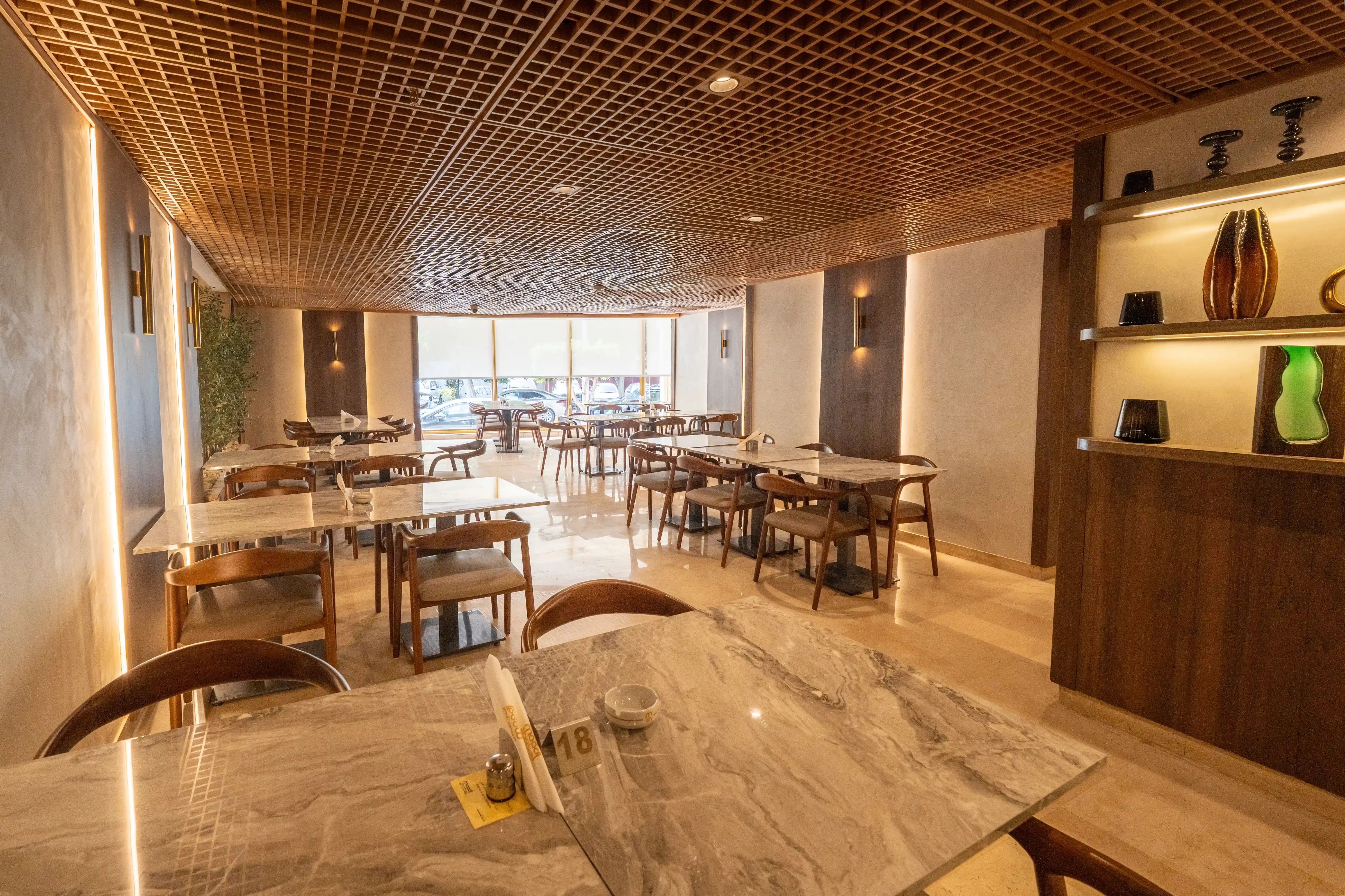 uploads/restaurant_11zon_7a99a5e62fbe0b3a8503c0fadbd87f6e.webp